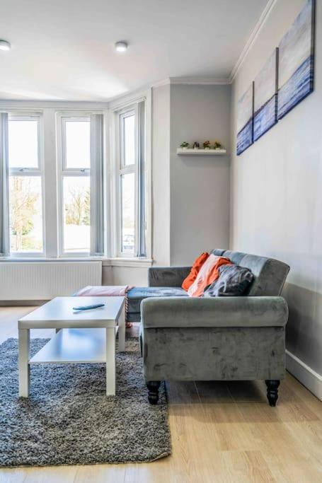 Beautiful Flat With Free Parking Apartment Birmingham Exterior foto