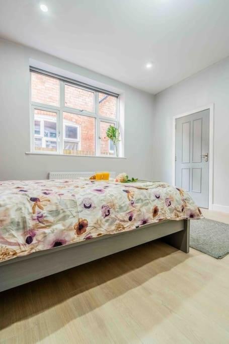 Beautiful Flat With Free Parking Apartment Birmingham Exterior foto